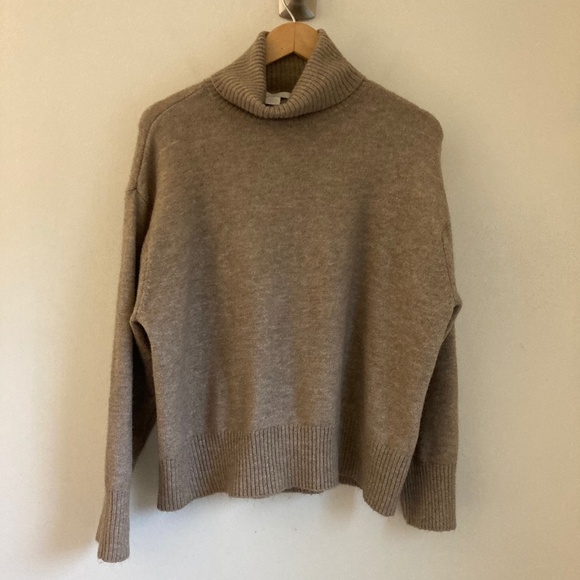 H&M Women’s sweater - Picture 1 of 8